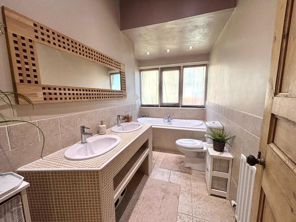 Additional image 10 of Chrisharben Park, Clayton