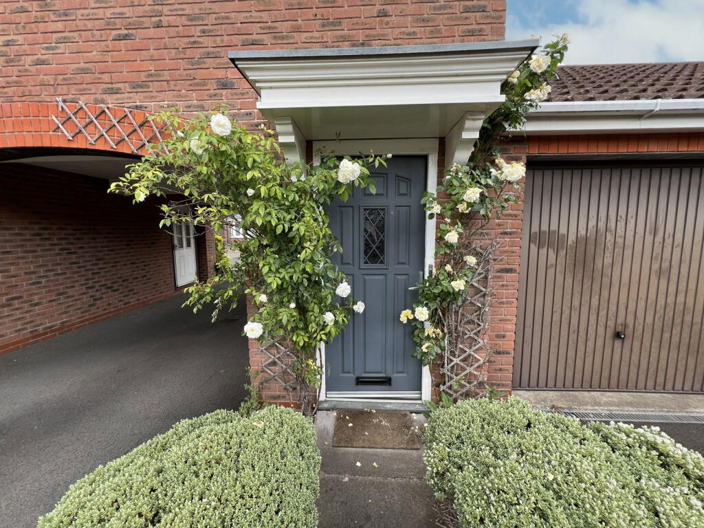 Additional image 14 of Dickens Heath Road, Dickens Heath