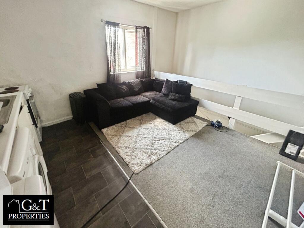 Additional image 4 of Flat Above ,4 High Street, Cradley Heath