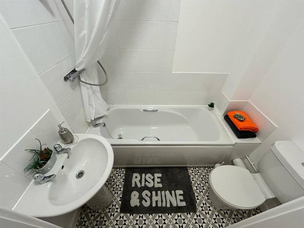 Additional image 6 of Ivegate, Colne