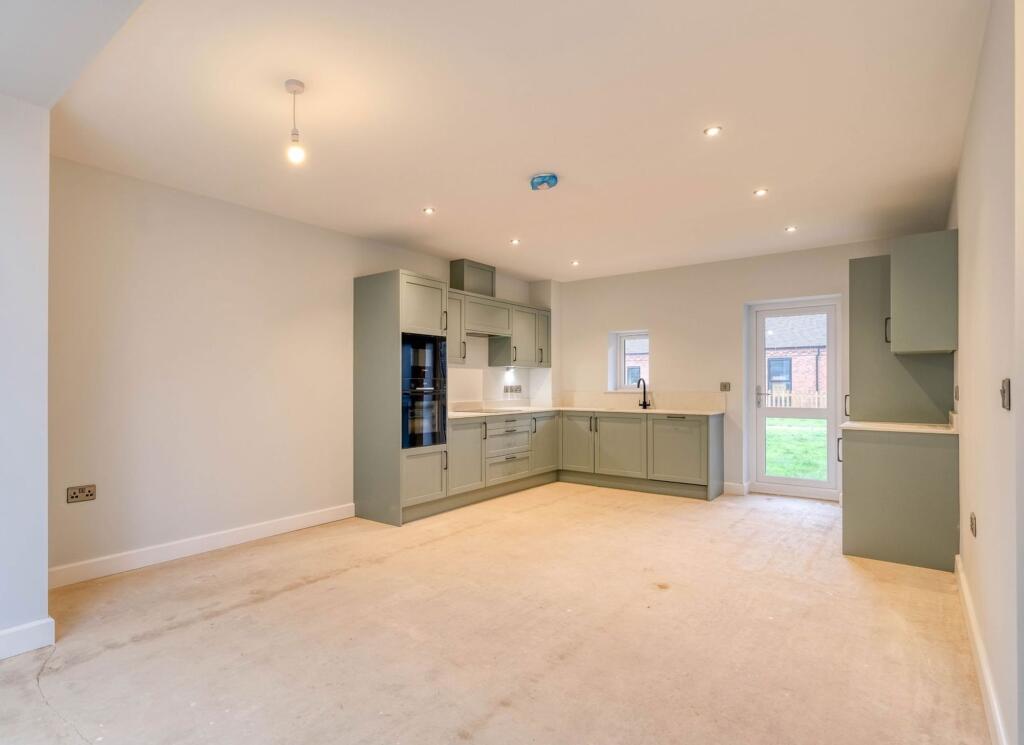 Additional image 3 of Droitwich Road, Bradley Green, B96