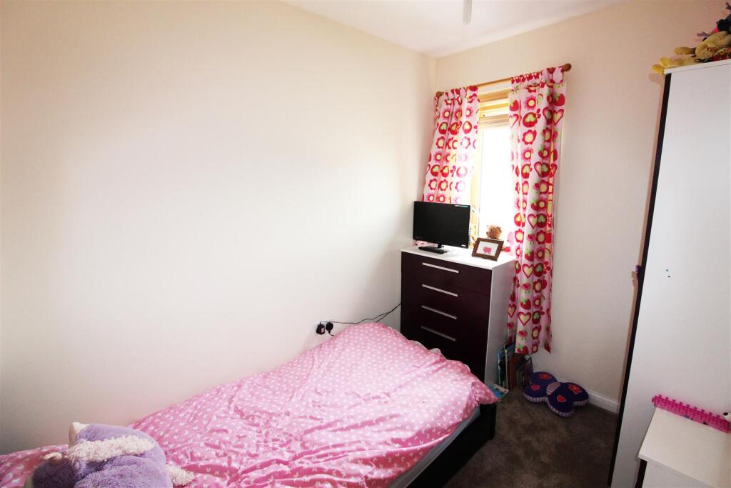 Additional image 8 of Oberon Grove, Street