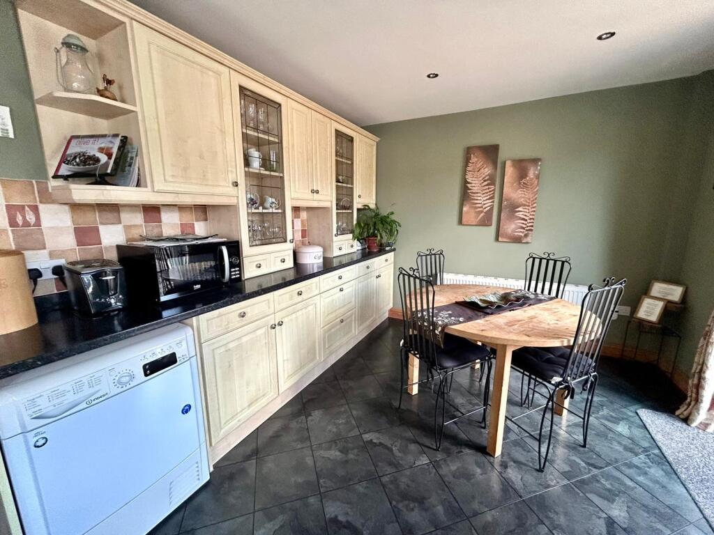Additional image 5 of Albert Close, Yeovil, BA21