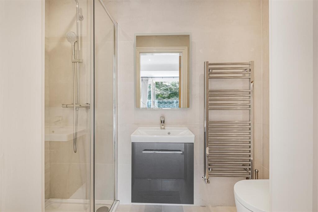 Additional image 44 of Hartopp Road, Four Oaks Park