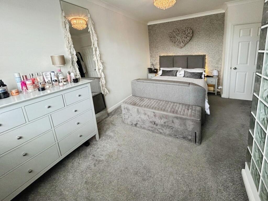 Additional image 19 of Agincourt Drive, Gilstead, Bingley, BD16 3JY