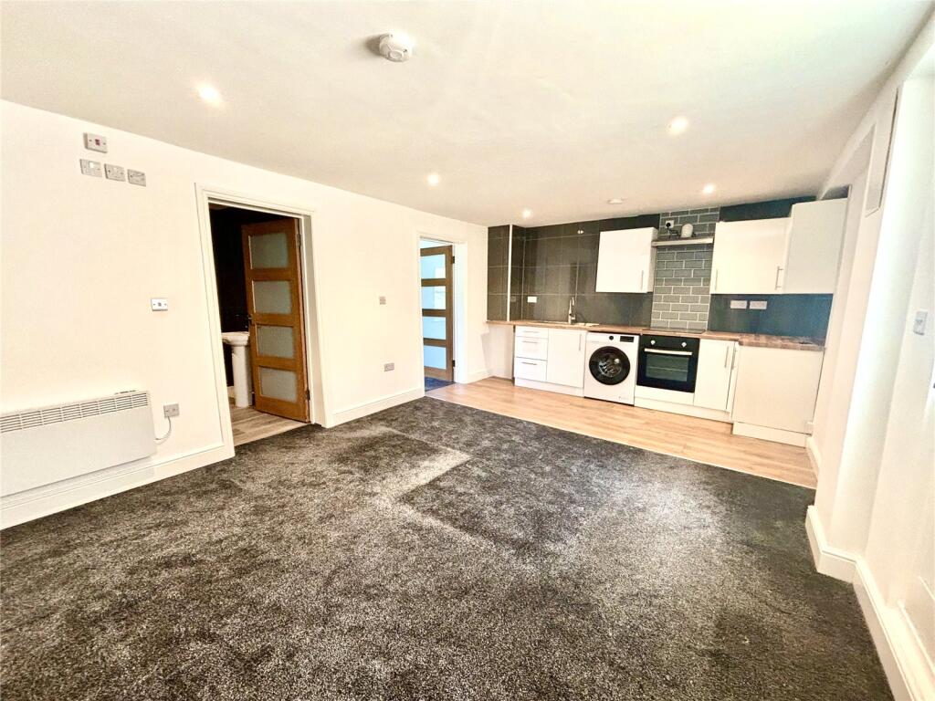 Additional image 11 of Bath