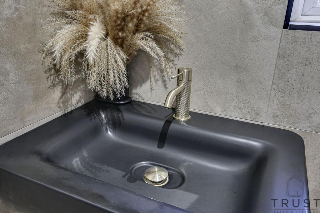 Additional image 38 of Wakefield Road, Drighlington, BD11