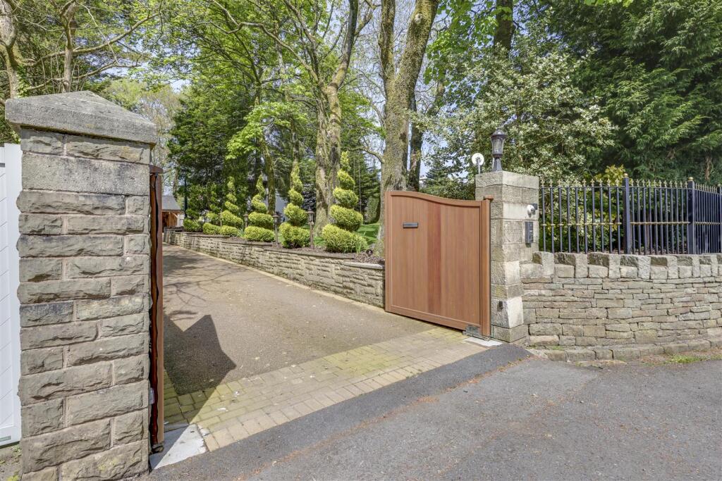 Additional image 8 of The Hollies, Alden Road, Helmshore, Rossendale - Over 9,000sqft - One Of Rossendale's Most Incredible Properties