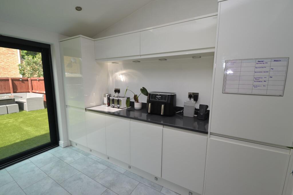 Additional image 15 of Javelin Close, Idle,