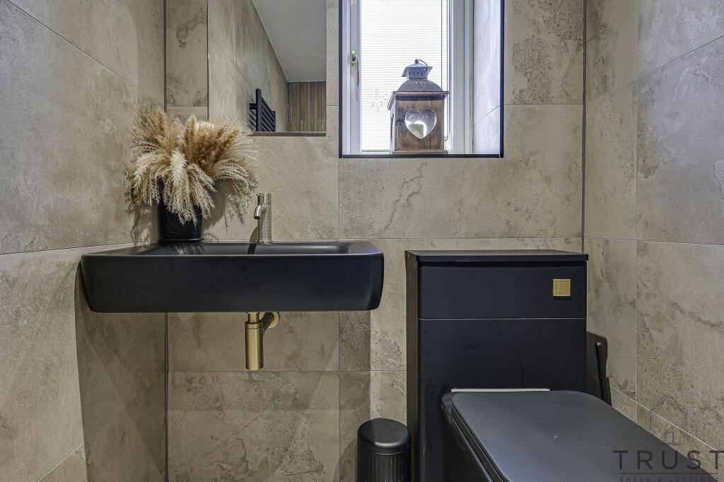 Additional image 37 of Wakefield Road, Drighlington, BD11