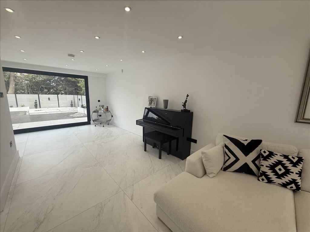 Additional image 4 of Whitefields Road, Solihull
