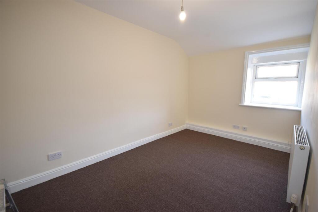 Additional image 7 of High Street, Queensbury, BD13 2PA