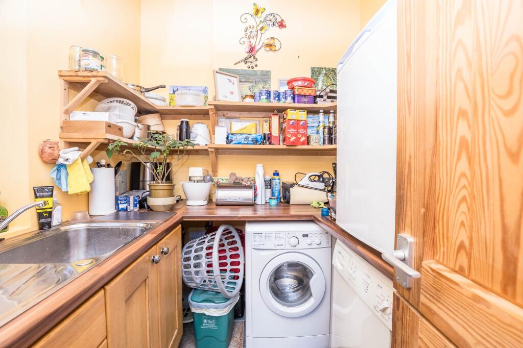 Additional image 17 of Moorfield Road, Alcester, B49