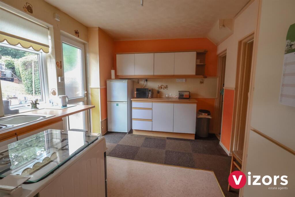 Additional image 4 of Foxlydiate Crescent, Batchley, Redditch