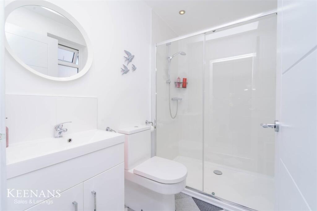 Additional image 12 of Singleton Avenue, Read