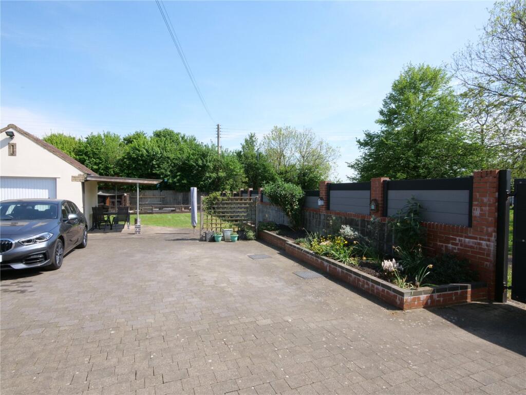 Additional image 18 of Spacious 3-4 Bedroom House With Significant Off-Street Parking & Garden
