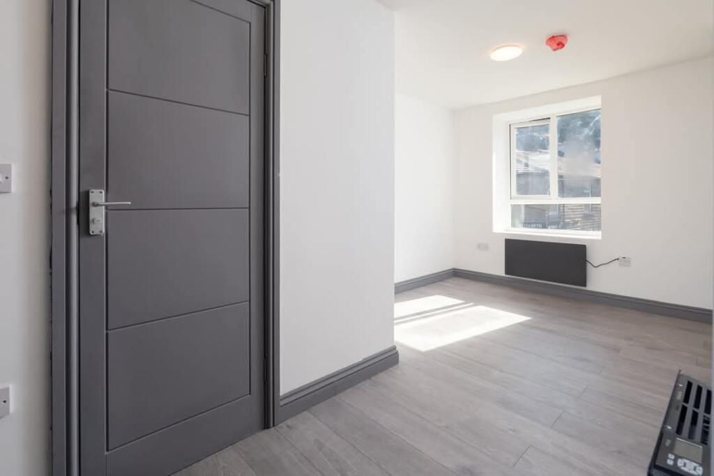 Additional image 5 of Bacup Road, Waterfoot, BB4 - Mixed Use Property Yeilding Over 11%