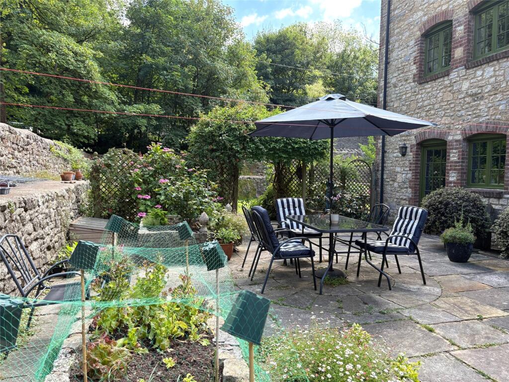 Additional image 24 of Modern Six-Bedroom Home In Darshill With Lots Of Character