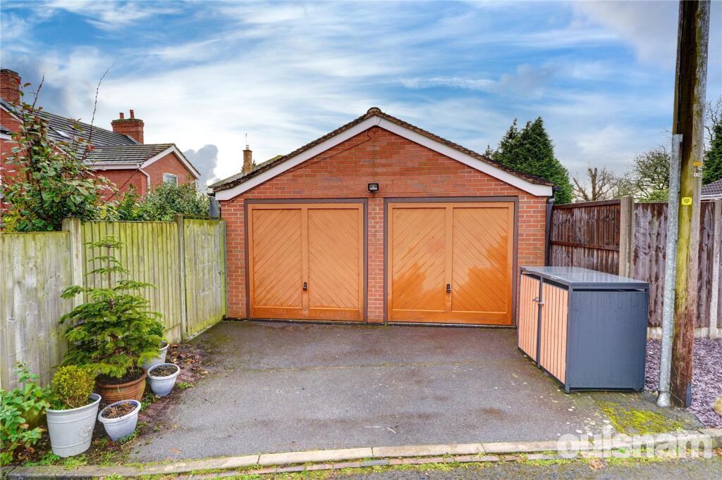 Additional image 25 of Julian Close, Catshill, Bromsgrove, Worcestershire, B61