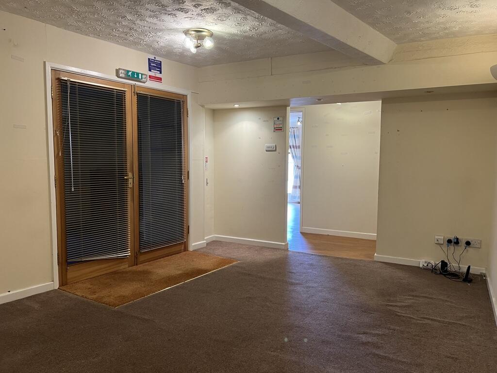 Additional image 3 of 36 High Street, Warminster, BA12 9AF