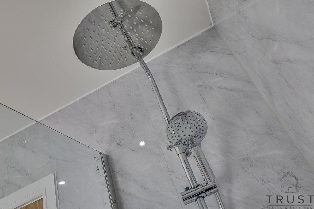 Additional image 57 of Wakefield Road, Drighlington, BD11