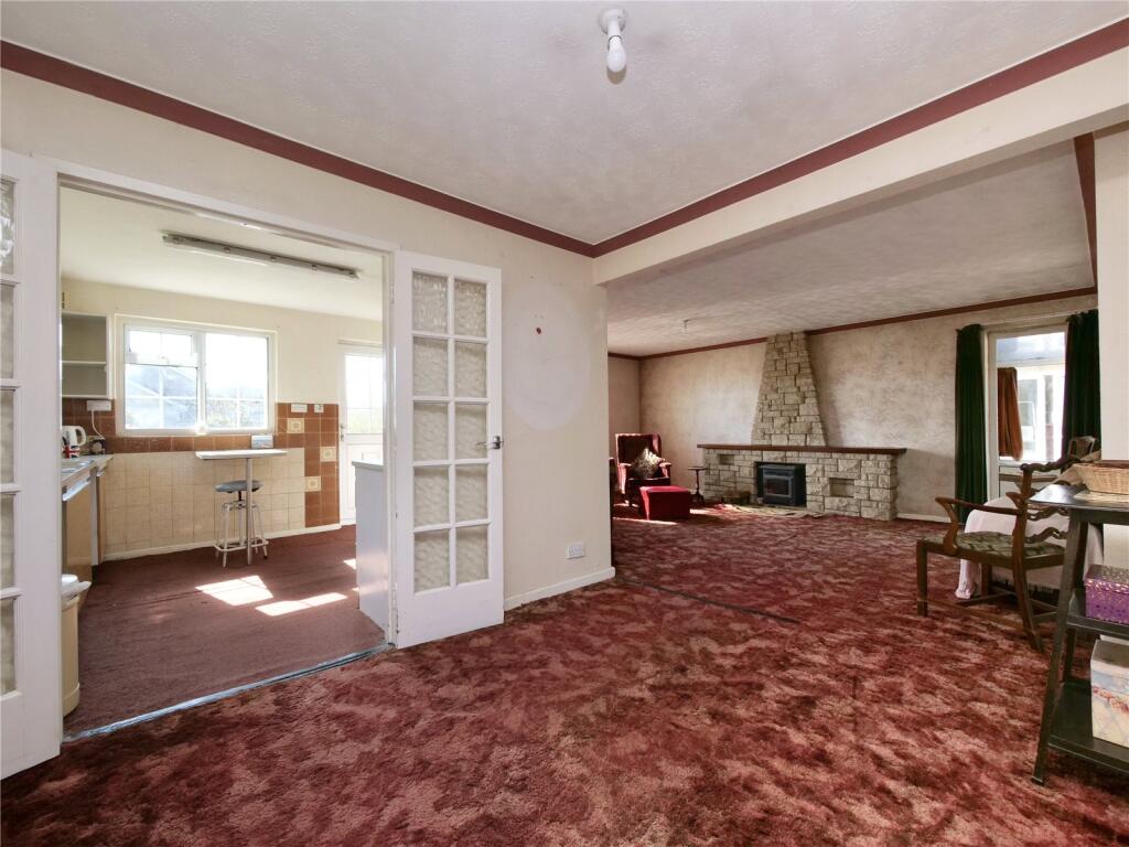 Additional image 3 of Spacious 3/4 Bedroom Semi-Detached Bungalow with Large Garden & No Onward Chain