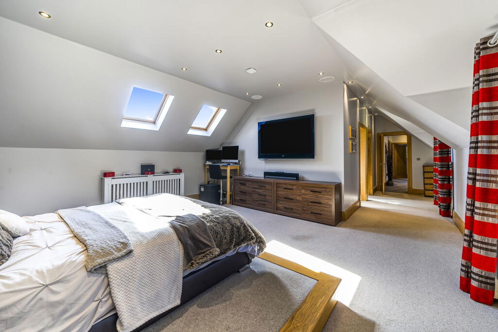 Additional image 14 of Littlebeck, Gilstead Lane, Bingley, BD16 3LN