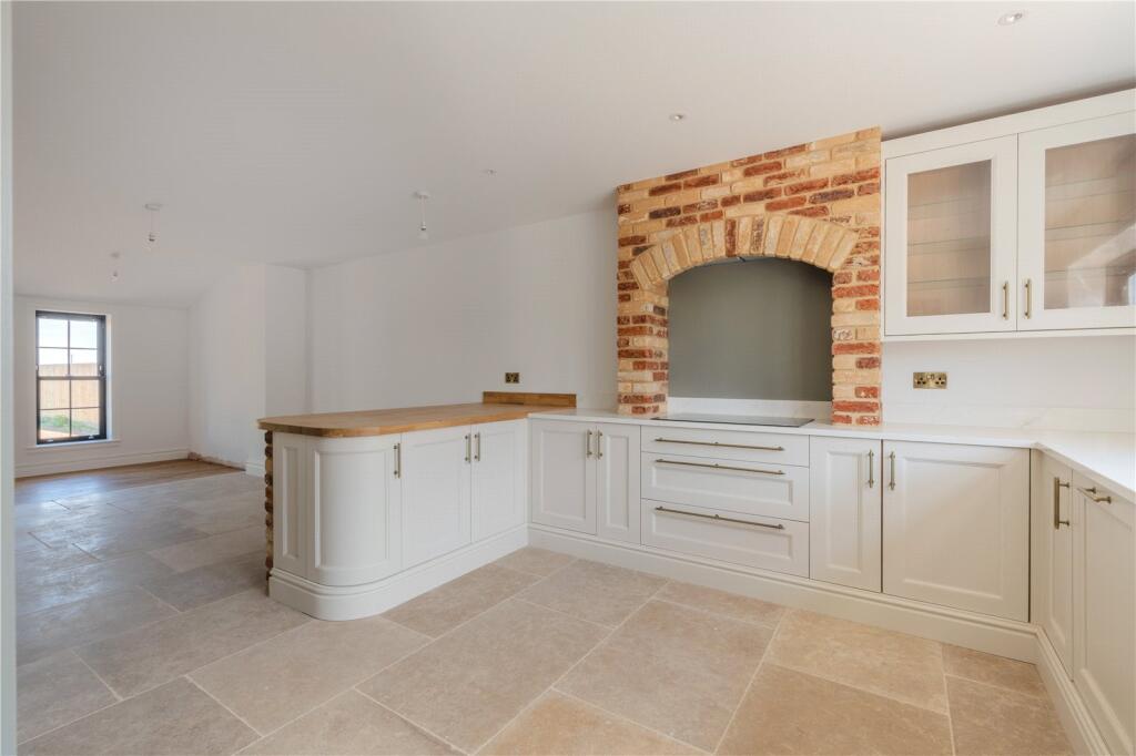 Additional image 5 of Impressive New Home in Holcombe –  Late Summer Completion