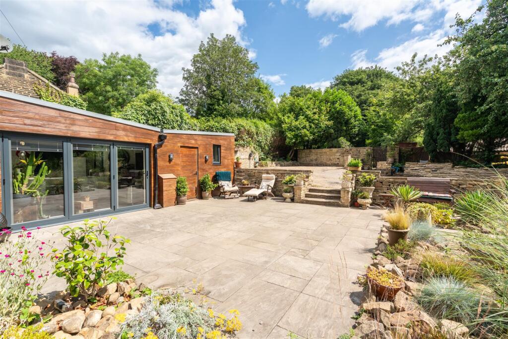 Additional image 20 of Character Property on Woodlands Drive