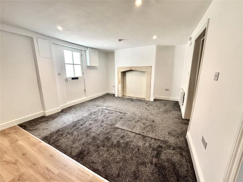 Additional image 4 of Bath