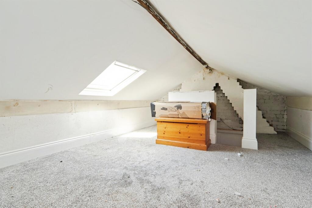 Additional image 16 of Cliffe Avenue, Baildon, Shipley