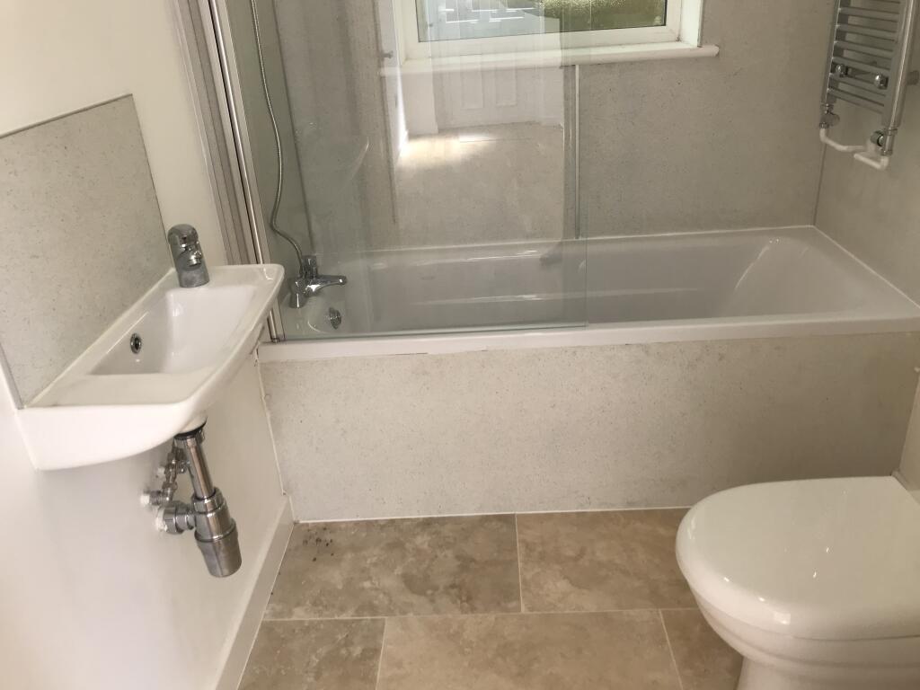 Additional image 5 of Henstridge