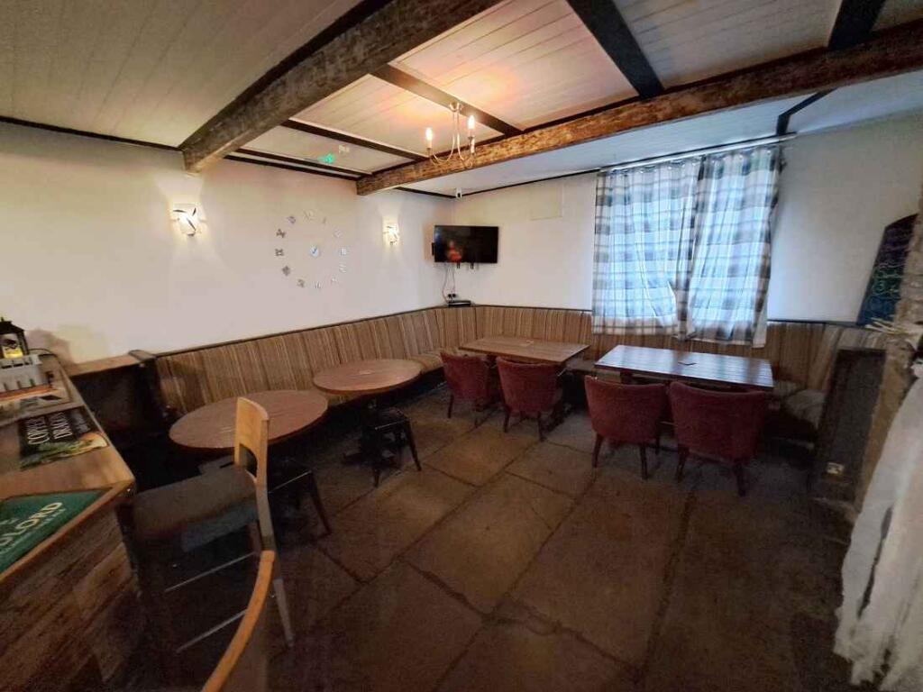 Additional image 3 of N-526370 - Omnibus, West End, Bradford BD13 2DP