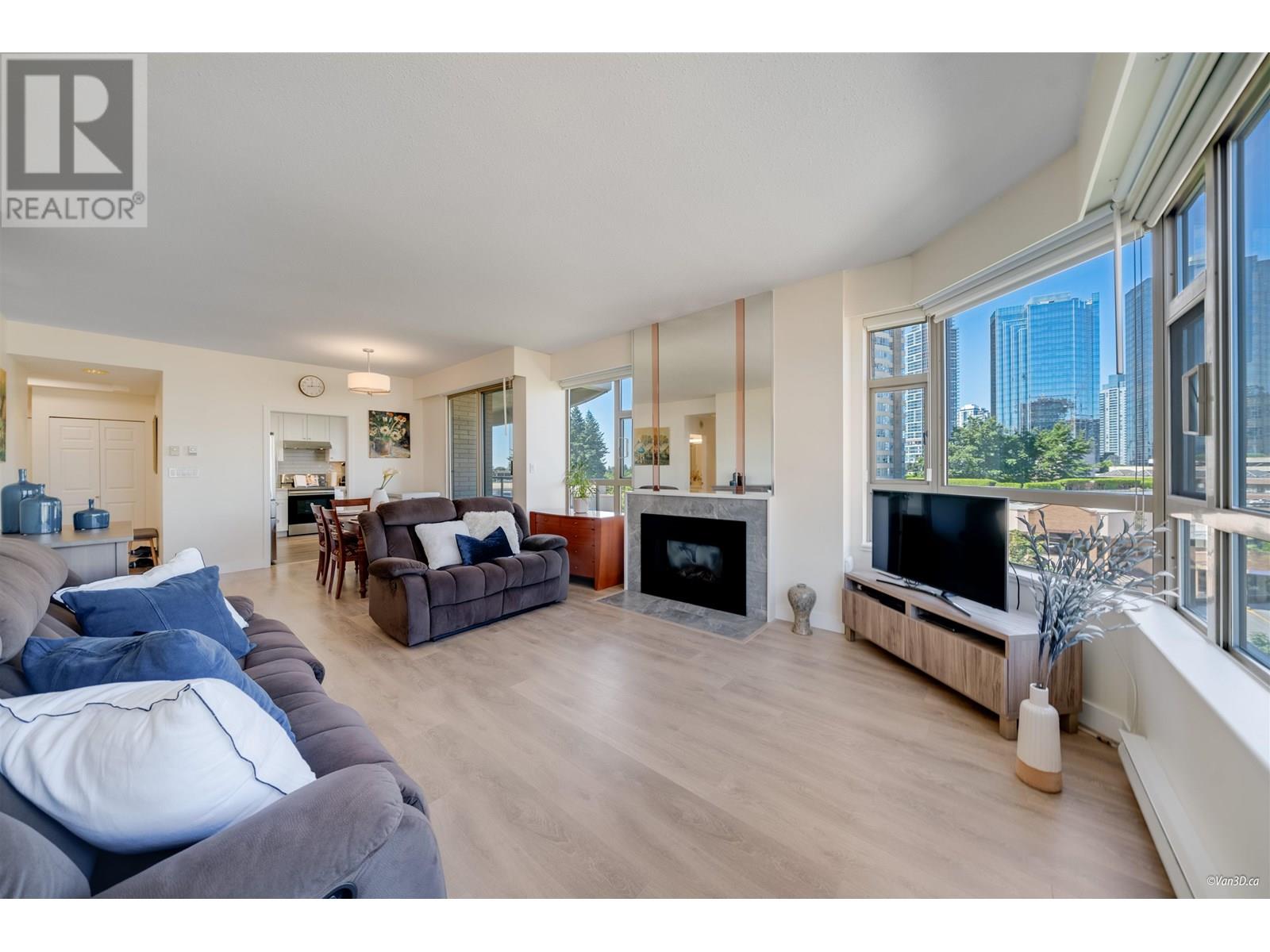 600 4830 BENNETT STREET|Burnaby, British Columbia V5H4P6