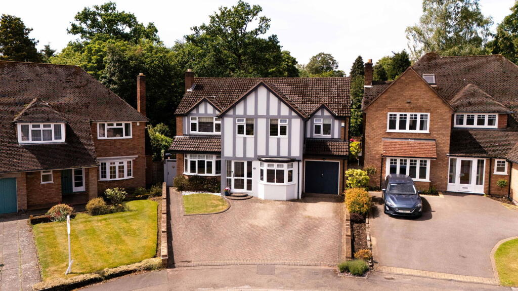 Midgley Drive, Four Oaks, Sutton Coldfield, B74 2TW