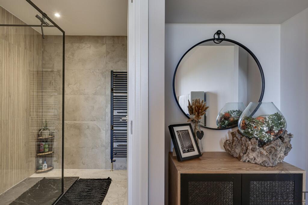 Additional image 33 of Wakefield Road, Drighlington, BD11