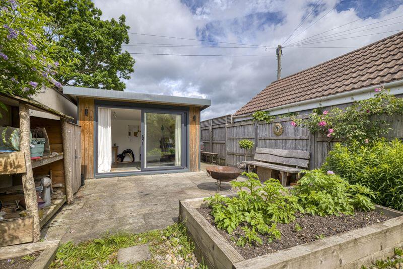 Additional image 24 of Central Frome