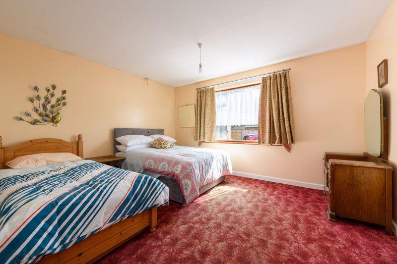 Additional image 14 of Holt