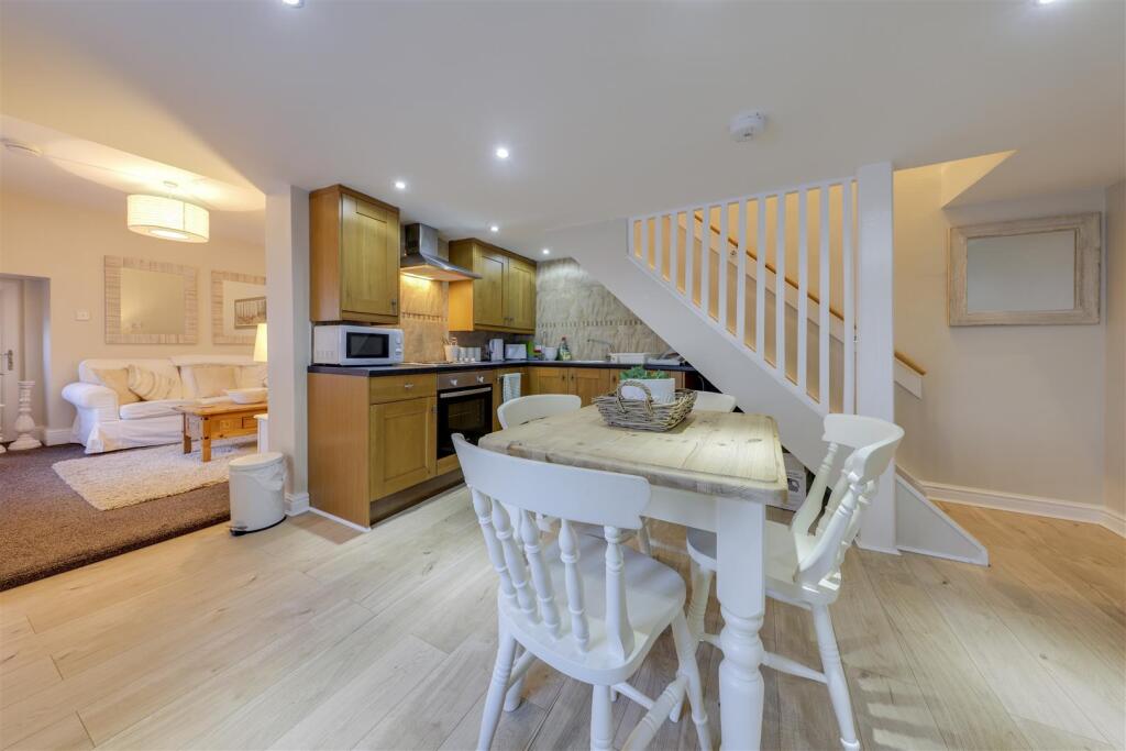 Additional image 37 of Hurst Lane, Rawtenstall, Rossendale, Lancashire - With Annexe & Spa Room