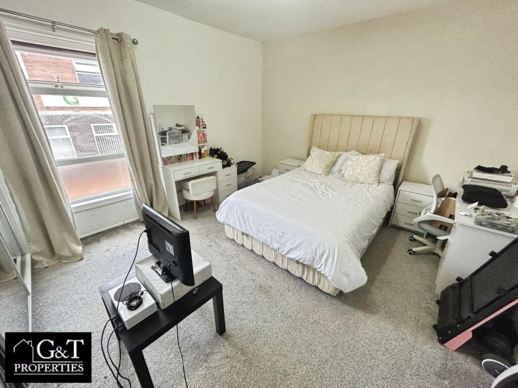 Additional image 6 of Flat Above ,4 High Street, Cradley Heath