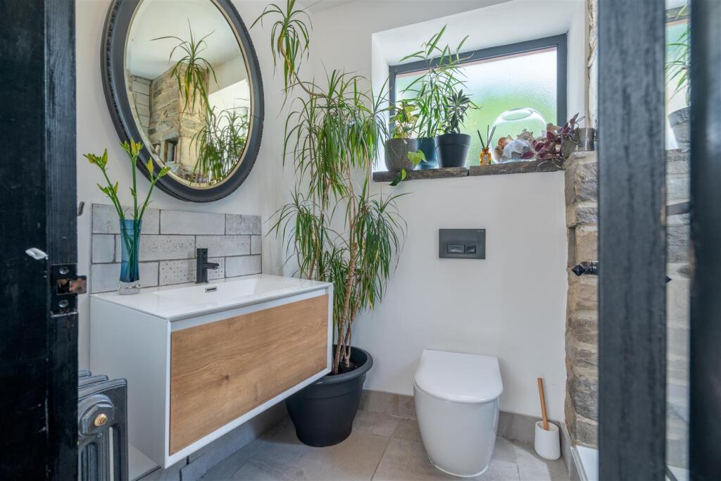 Additional image 13 of Character Property on Woodlands Drive