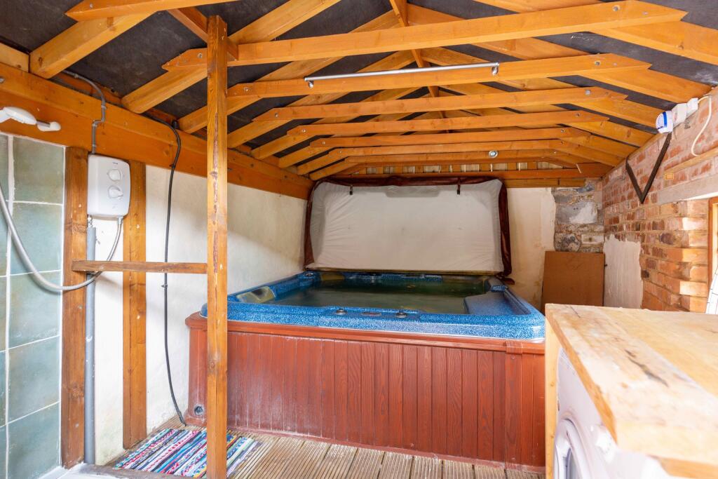 Additional image 4 of Courtyard Cottage, Great House Court, Meare