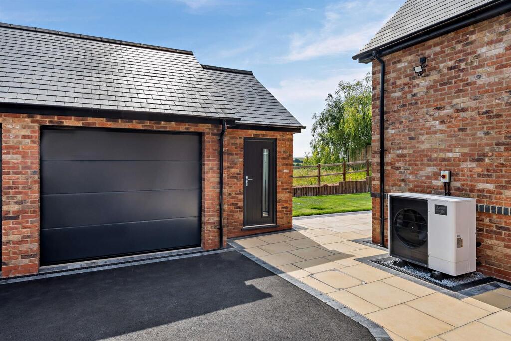 Additional image 35 of 2, Wells Cottage, Wootton Wawen, B95