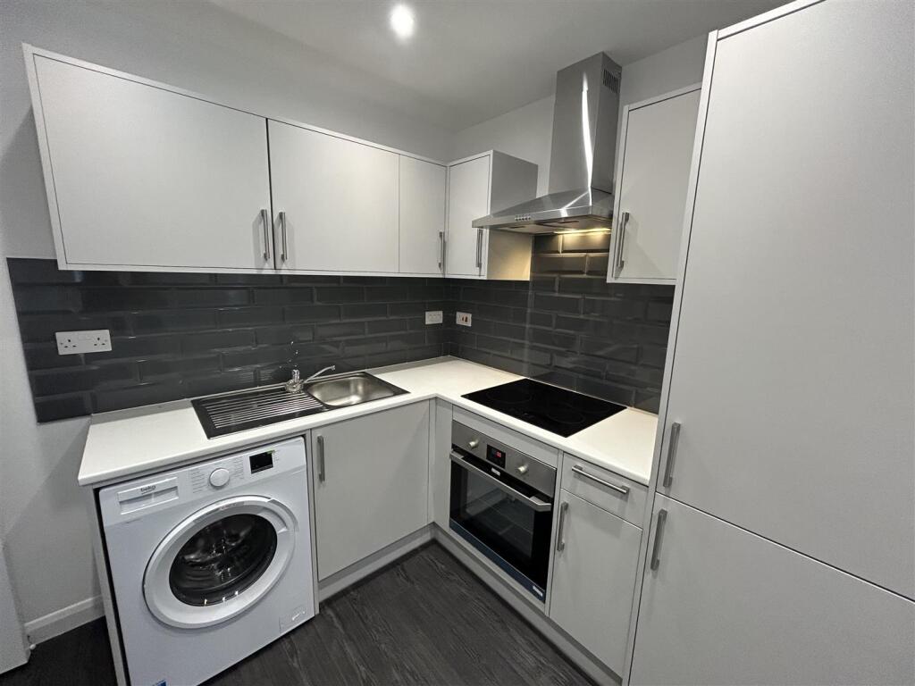 Additional image 4 of Spectrum House, East Parade, Bradford
