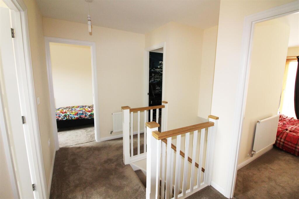 Additional image 4 of Oberon Grove, Street