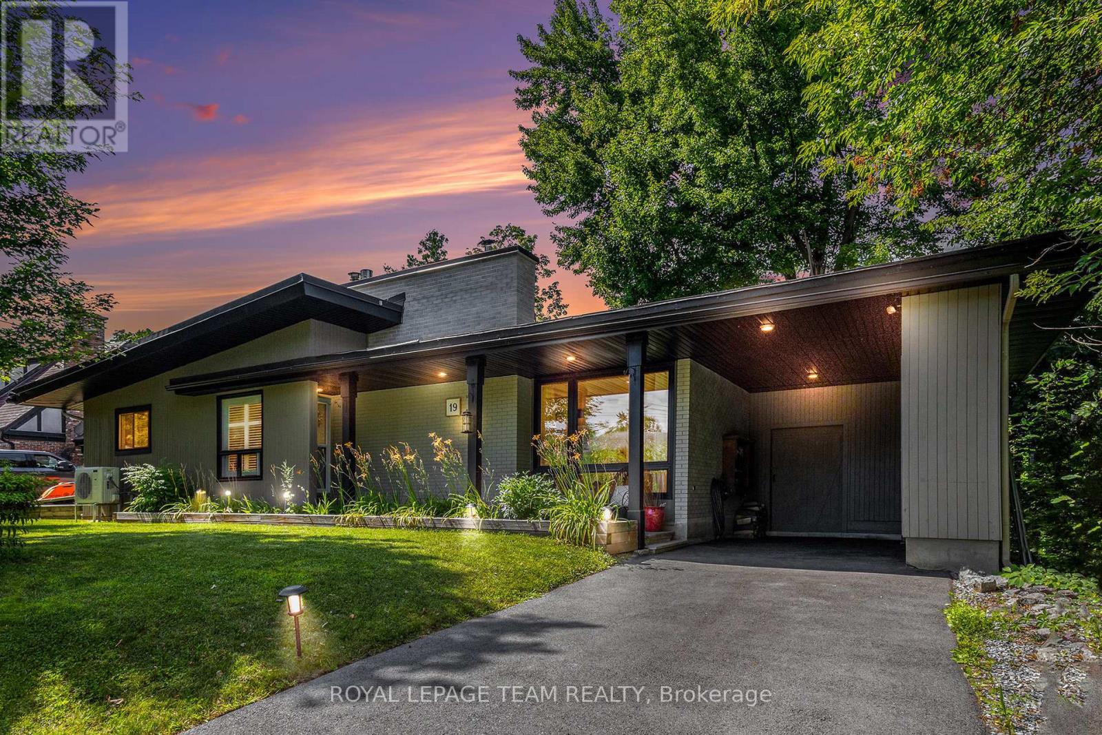 19 MARY DRIVE|Ottawa, Ontario K1V1G9