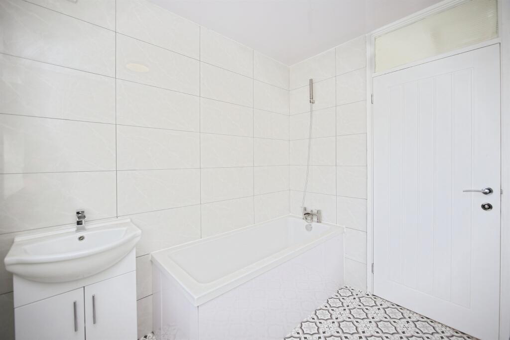 Additional image 11 of Edgmond Close, Redditch