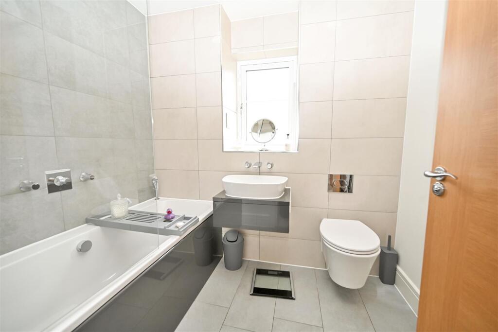 Additional image 14 of Carr Beck Rise, Apperley Bridge