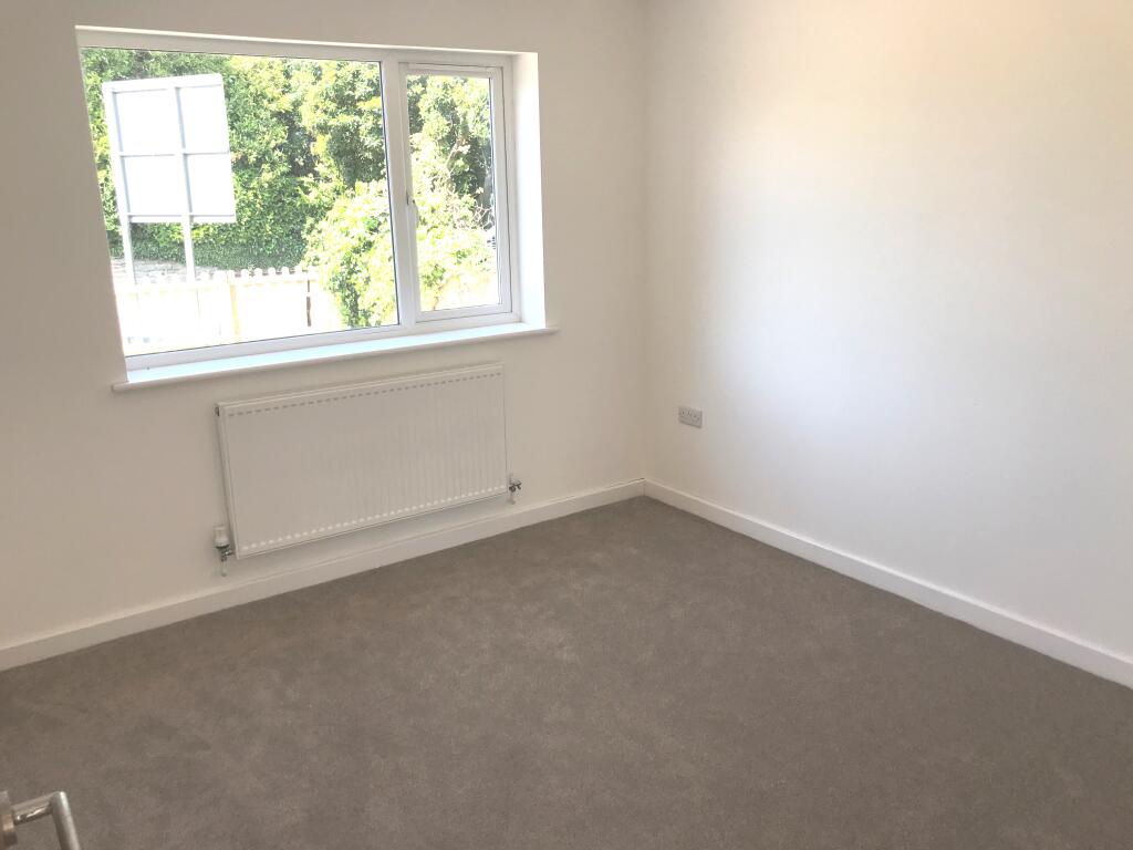 Additional image 7 of Henstridge