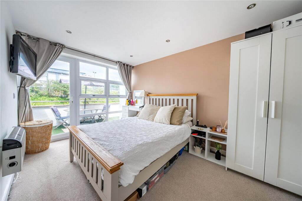 Additional image 5 of Apartment 3, Spinners Wharf, Dockfield Terrace, Shipley, West Yorkshire